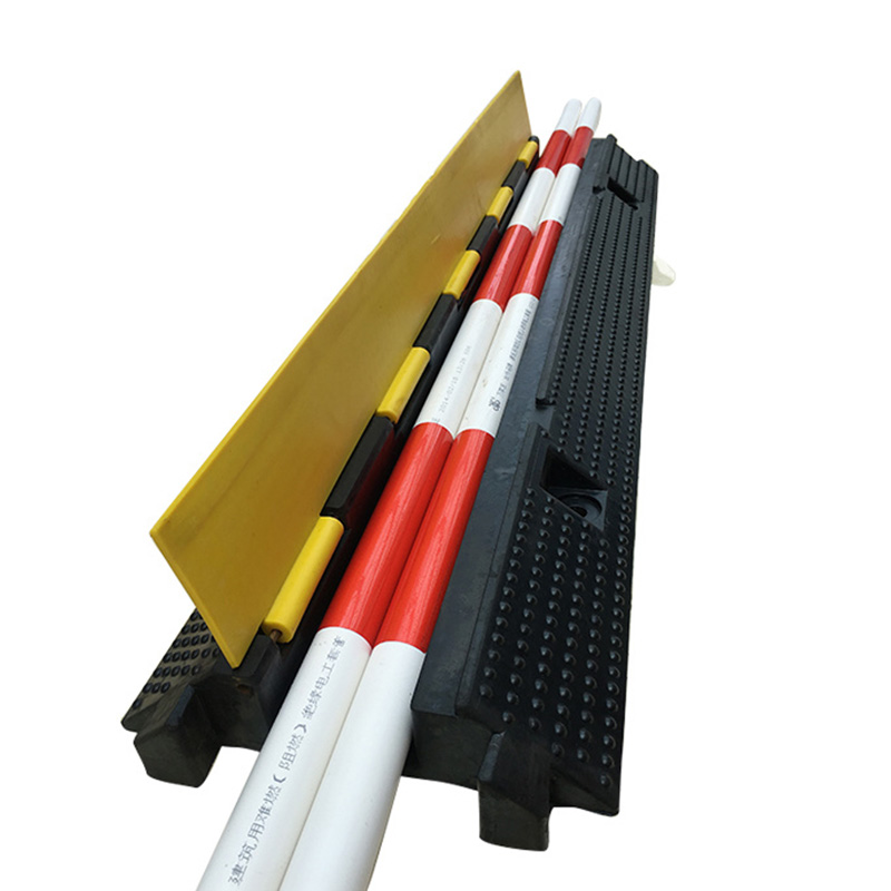 Rampa protectora de cables modular de alta resistencia, cubierta de cables, protección de cables y mangueras de tráfico, amarillo y negro